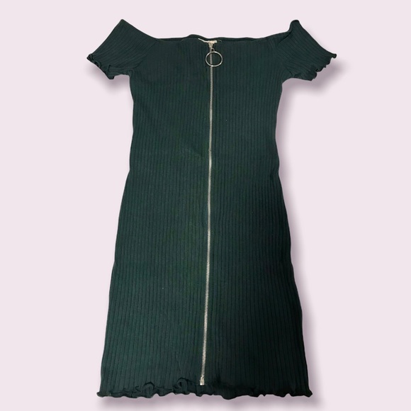 👗3/$20.00 SALE‼️ Heart & Hips Women’s Dark Green Off shoulder minidress size L - Picture 1 of 8